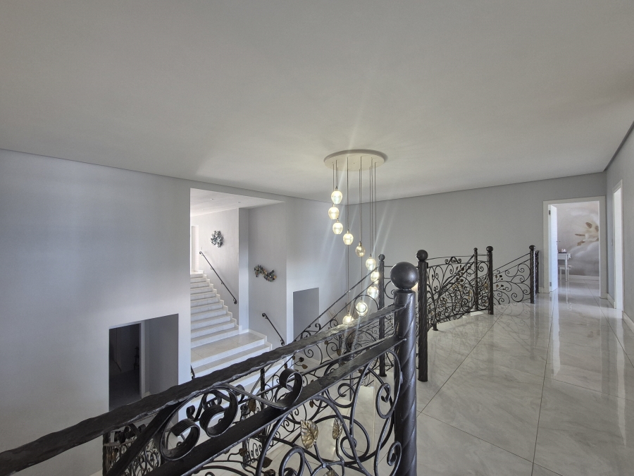 6 Bedroom Property for Sale in Tinley Manor KwaZulu-Natal