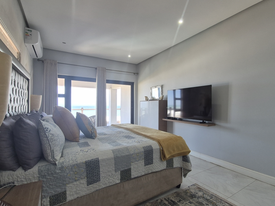 6 Bedroom Property for Sale in Tinley Manor KwaZulu-Natal