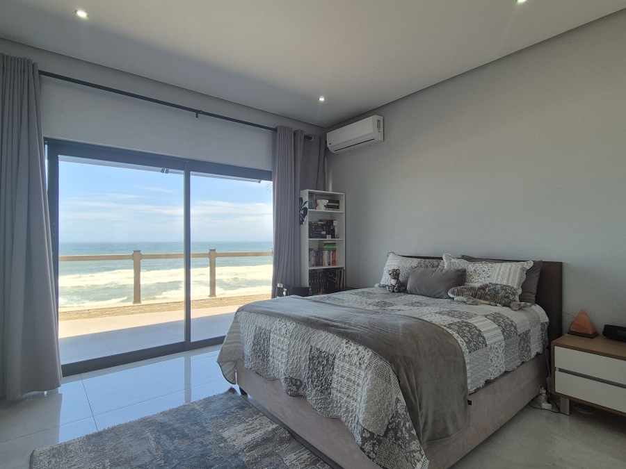 6 Bedroom Property for Sale in Tinley Manor KwaZulu-Natal