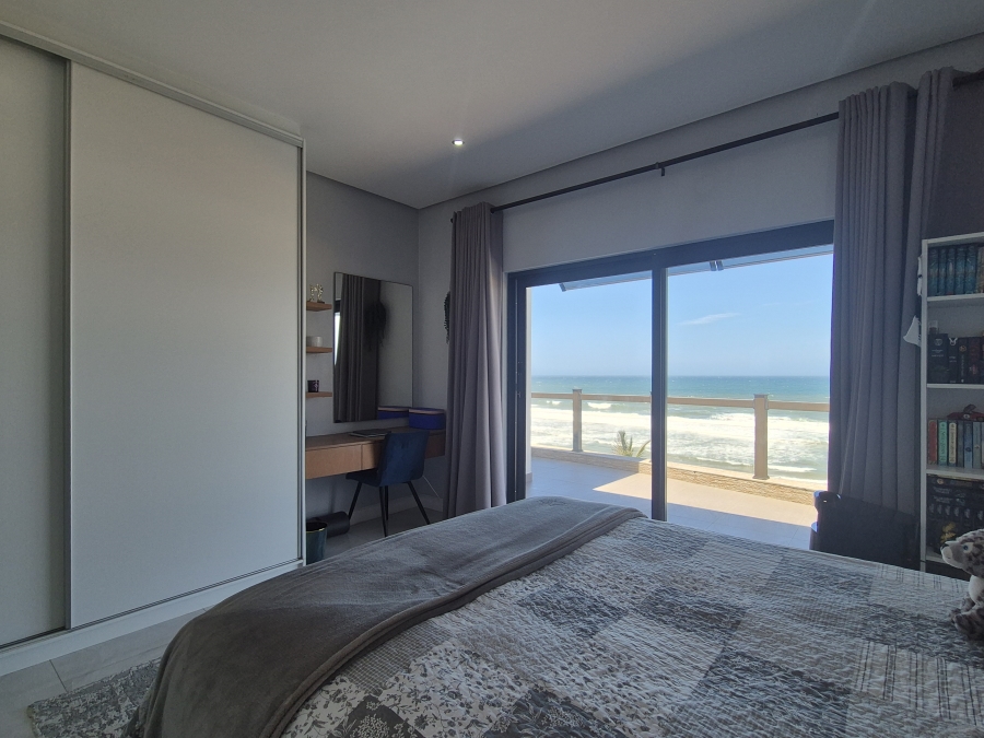 6 Bedroom Property for Sale in Tinley Manor KwaZulu-Natal