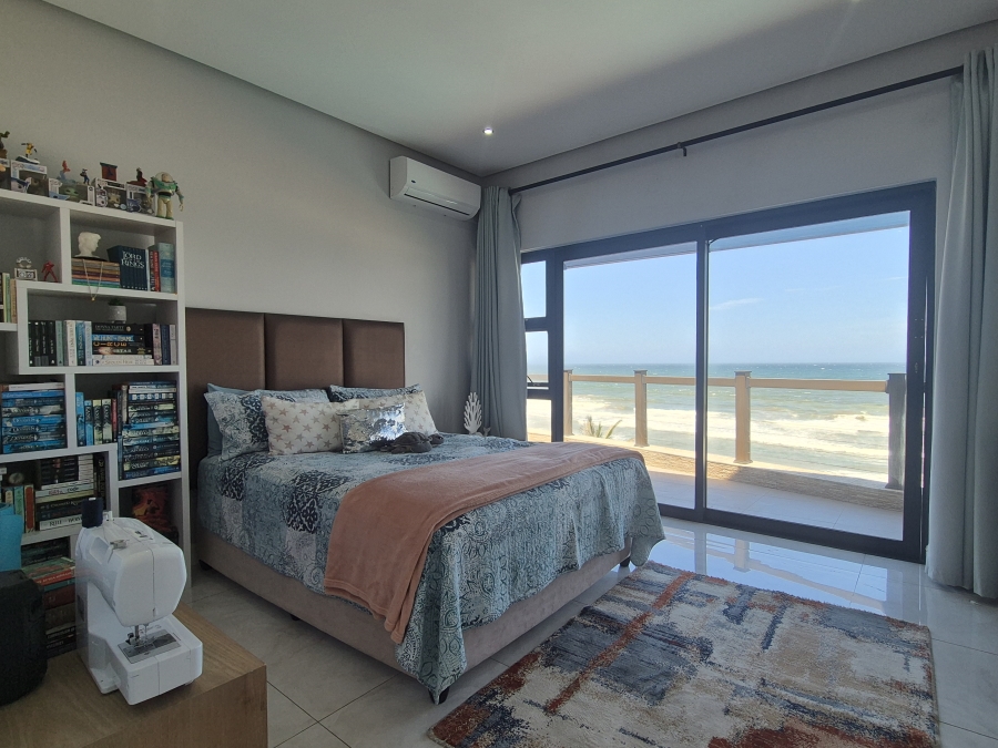 6 Bedroom Property for Sale in Tinley Manor KwaZulu-Natal