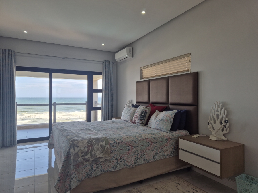 6 Bedroom Property for Sale in Tinley Manor KwaZulu-Natal