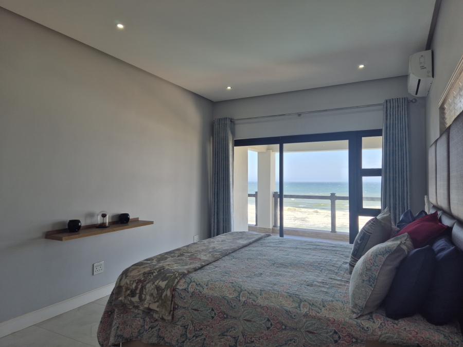 6 Bedroom Property for Sale in Tinley Manor KwaZulu-Natal