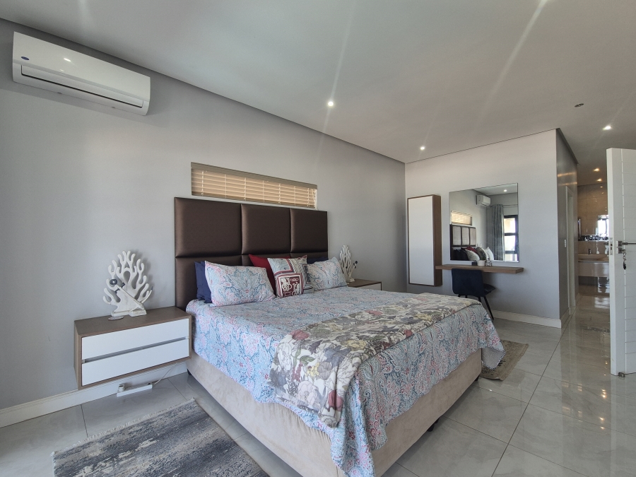 6 Bedroom Property for Sale in Tinley Manor KwaZulu-Natal