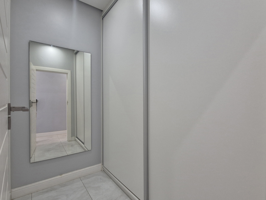 6 Bedroom Property for Sale in Tinley Manor KwaZulu-Natal