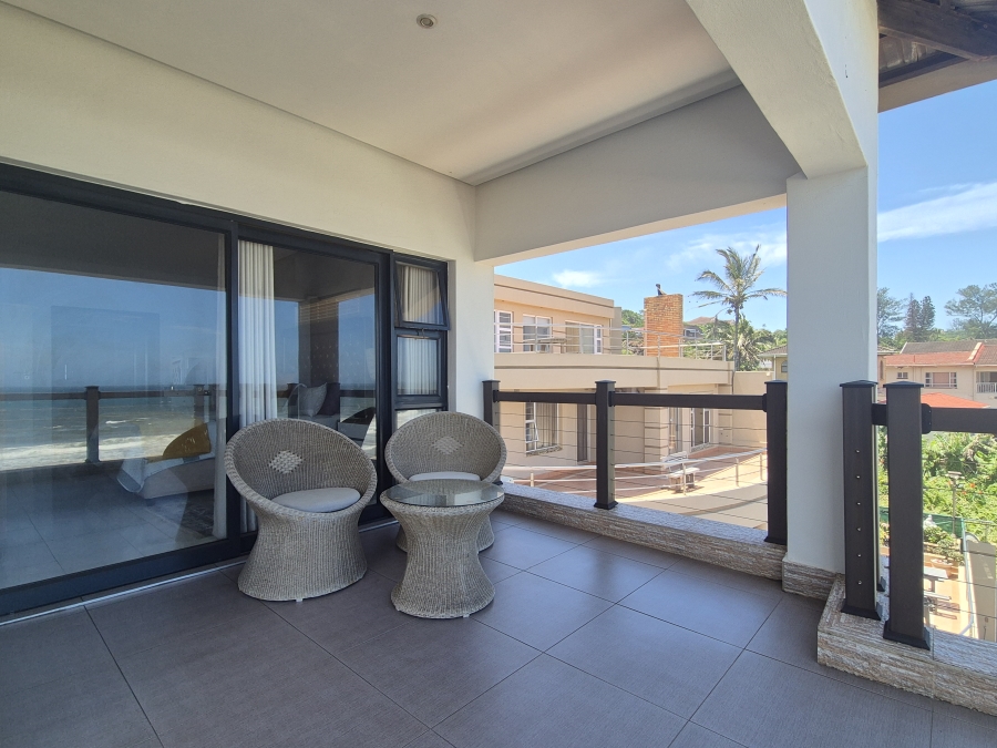 6 Bedroom Property for Sale in Tinley Manor KwaZulu-Natal