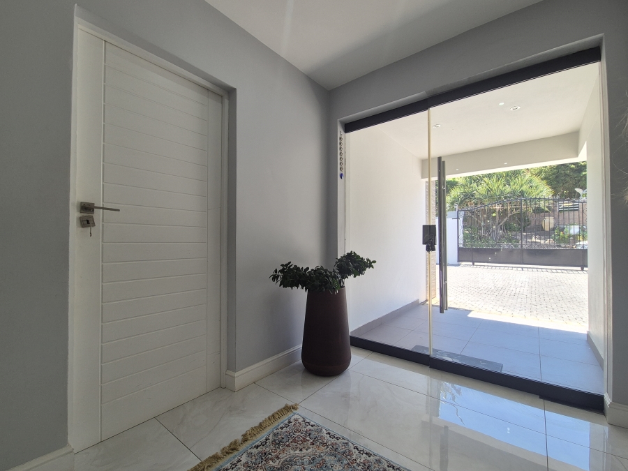 6 Bedroom Property for Sale in Tinley Manor KwaZulu-Natal