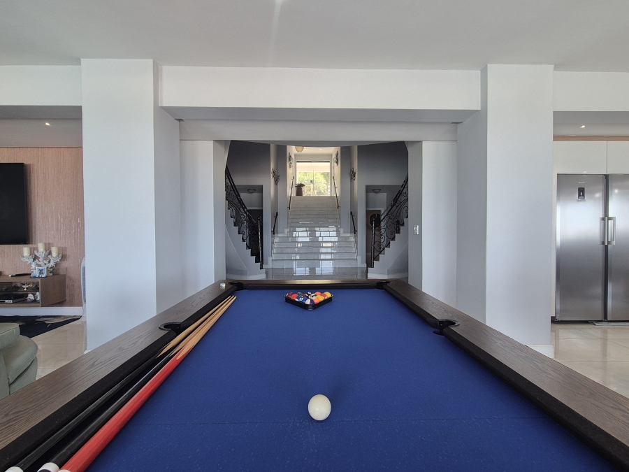 6 Bedroom Property for Sale in Tinley Manor KwaZulu-Natal