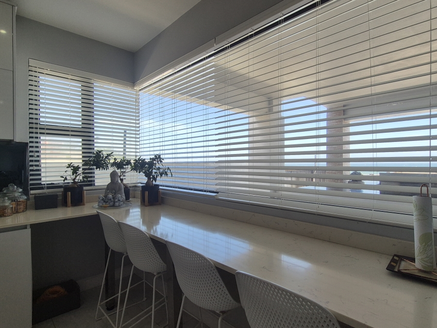 6 Bedroom Property for Sale in Tinley Manor KwaZulu-Natal