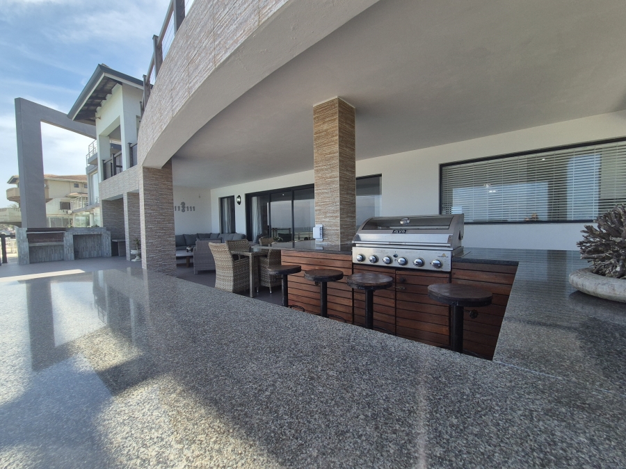 6 Bedroom Property for Sale in Tinley Manor KwaZulu-Natal