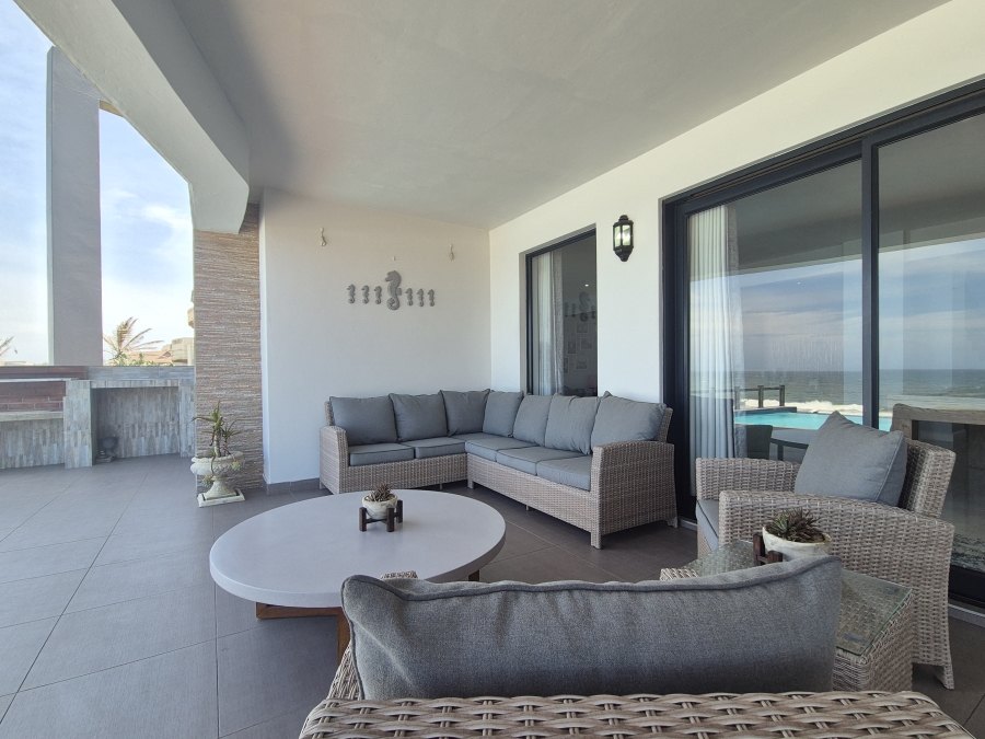 6 Bedroom Property for Sale in Tinley Manor KwaZulu-Natal