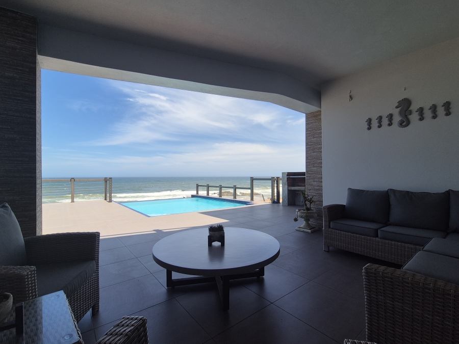 6 Bedroom Property for Sale in Tinley Manor KwaZulu-Natal