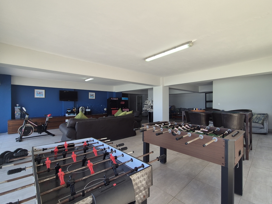 6 Bedroom Property for Sale in Tinley Manor KwaZulu-Natal