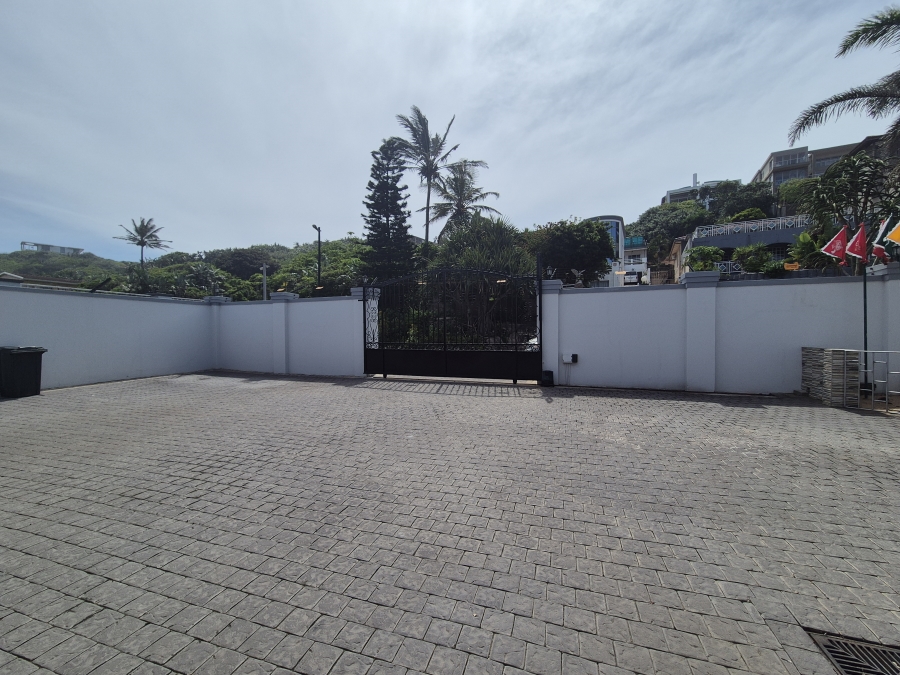 6 Bedroom Property for Sale in Tinley Manor KwaZulu-Natal