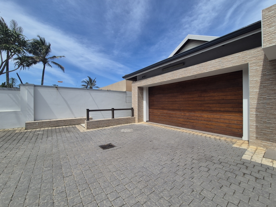 6 Bedroom Property for Sale in Tinley Manor KwaZulu-Natal
