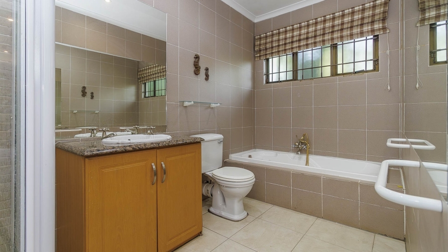 4 Bedroom Property for Sale in Winston Park KwaZulu-Natal