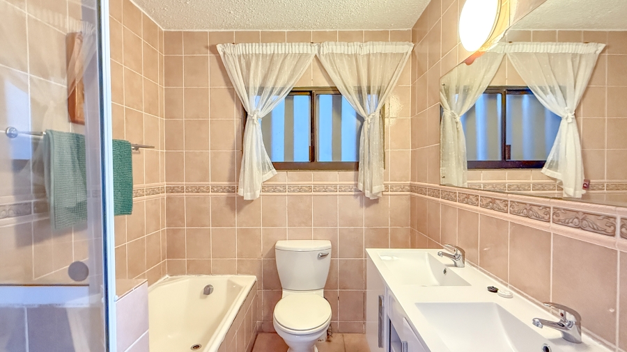 3 Bedroom Property for Sale in Willard Beach KwaZulu-Natal