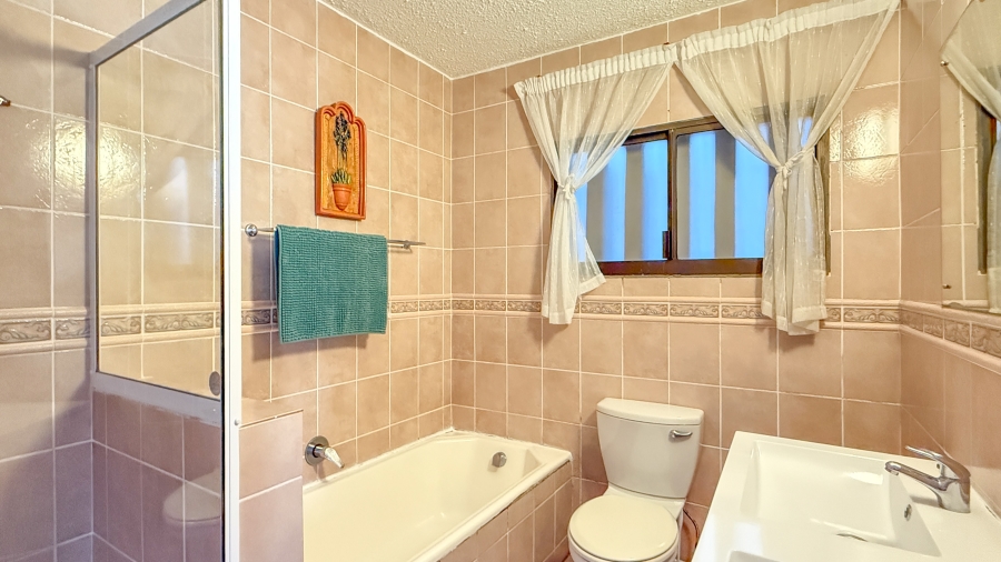 3 Bedroom Property for Sale in Willard Beach KwaZulu-Natal