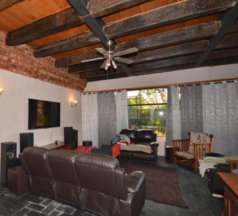 5 Bedroom Property for Sale in St Winifreds KwaZulu-Natal