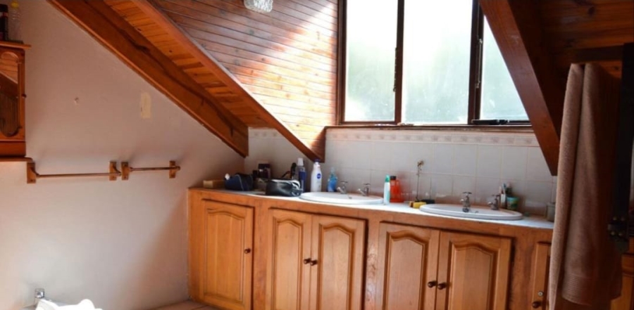 5 Bedroom Property for Sale in St Winifreds KwaZulu-Natal