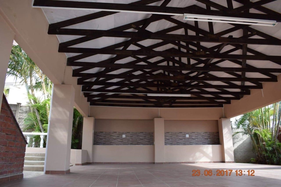 8 Bedroom Property for Sale in Bluff KwaZulu-Natal