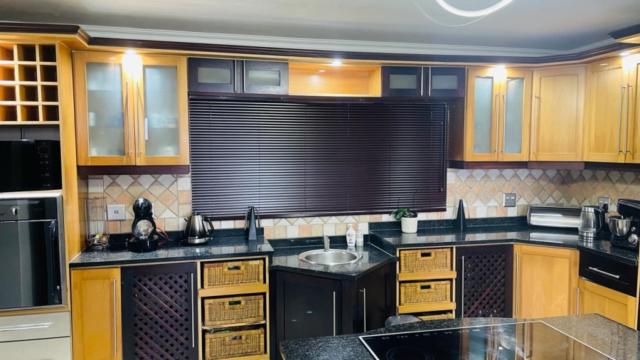 5 Bedroom Property for Sale in Bluff KwaZulu-Natal