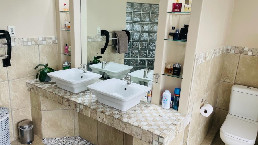 5 Bedroom Property for Sale in Bluff KwaZulu-Natal