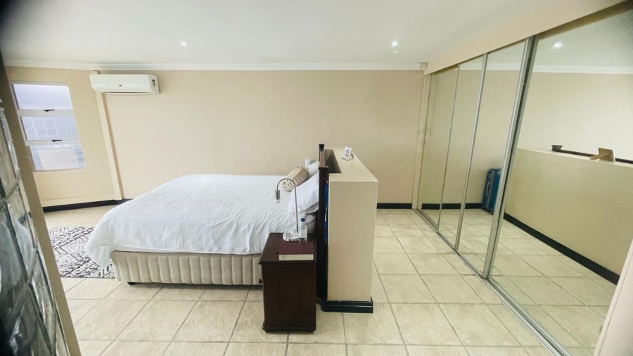 5 Bedroom Property for Sale in Bluff KwaZulu-Natal
