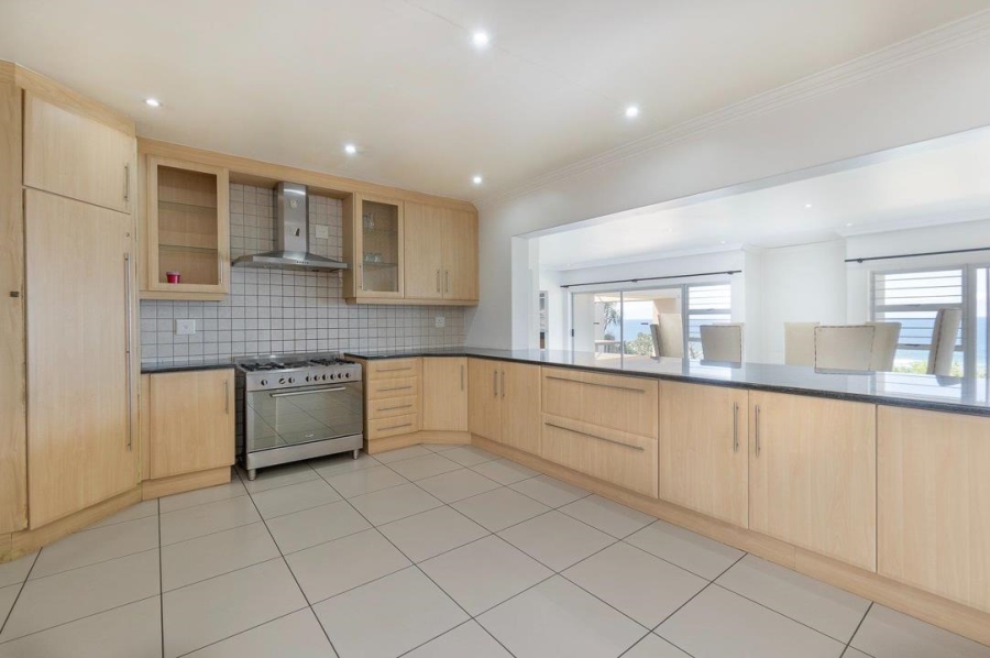 5 Bedroom Property for Sale in Amanzimtoti KwaZulu-Natal