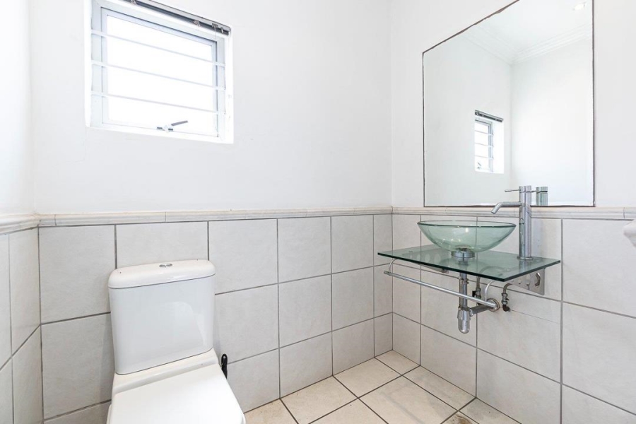 5 Bedroom Property for Sale in Amanzimtoti KwaZulu-Natal