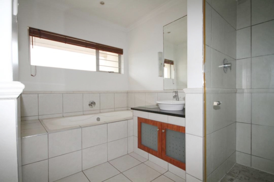 5 Bedroom Property for Sale in Amanzimtoti KwaZulu-Natal