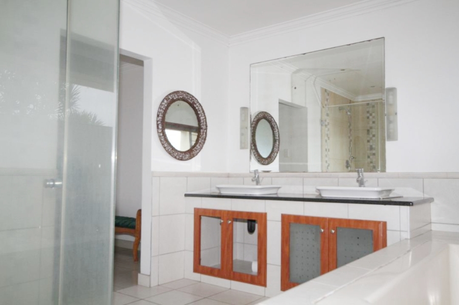 5 Bedroom Property for Sale in Amanzimtoti KwaZulu-Natal