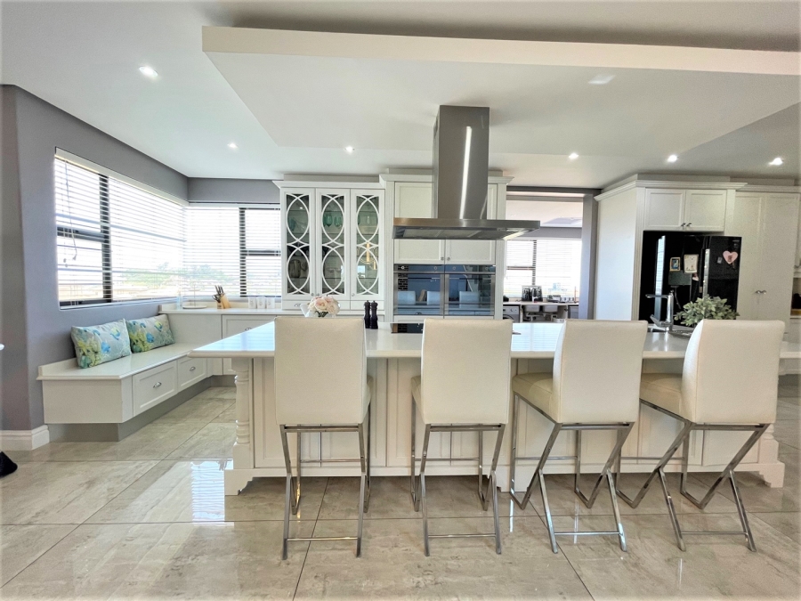 5 Bedroom Property for Sale in Sheffield Beach KwaZulu-Natal