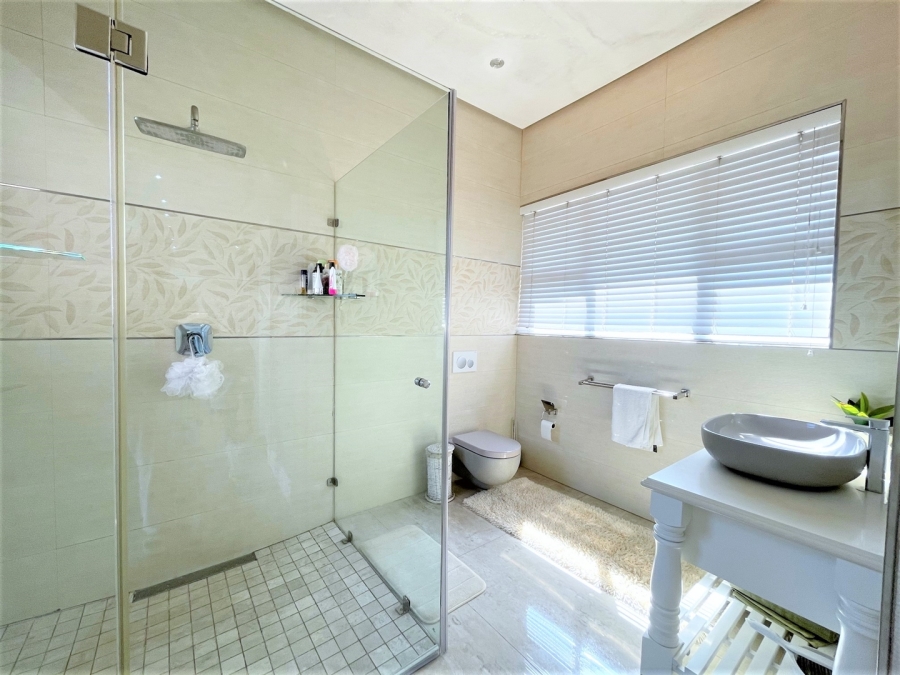 5 Bedroom Property for Sale in Sheffield Beach KwaZulu-Natal