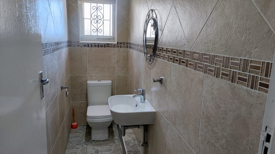 3 Bedroom Property for Sale in Kharwastan KwaZulu-Natal