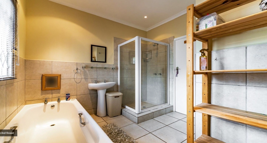 5 Bedroom Property for Sale in Ballito Central KwaZulu-Natal