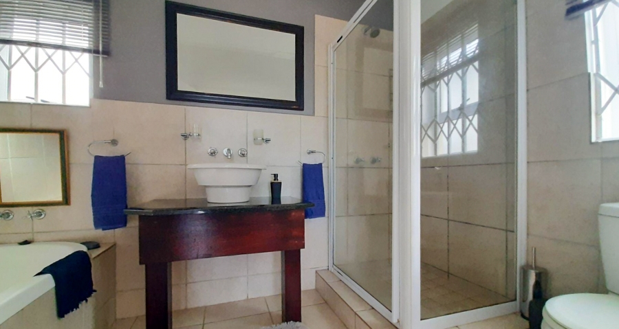 5 Bedroom Property for Sale in Ballito Central KwaZulu-Natal