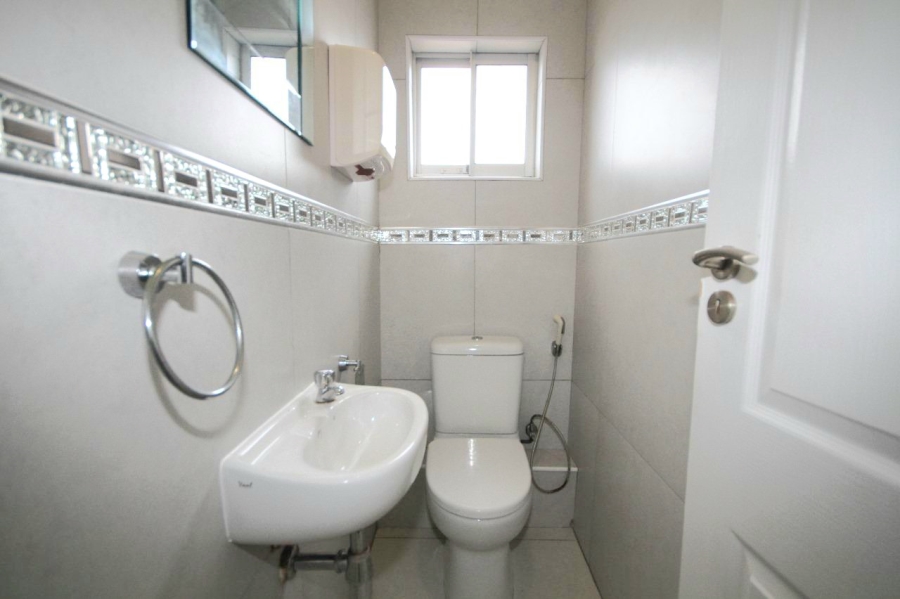 3 Bedroom Property for Sale in Amanzimtoti KwaZulu-Natal