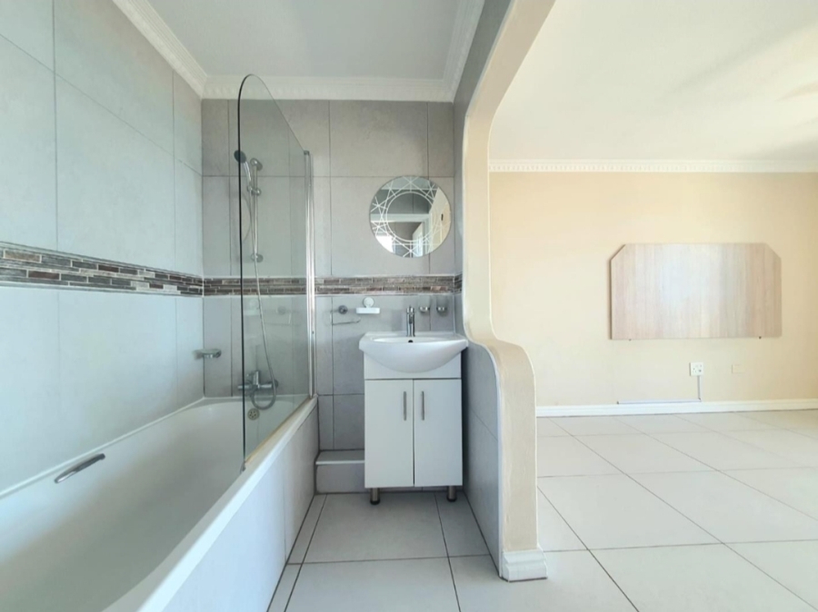3 Bedroom Property for Sale in Amanzimtoti KwaZulu-Natal