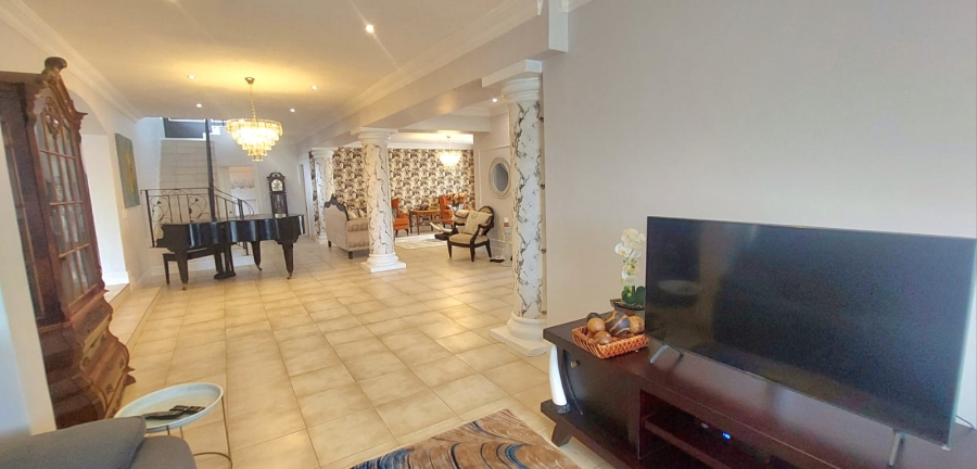 5 Bedroom Property for Sale in Umhlanga KwaZulu-Natal