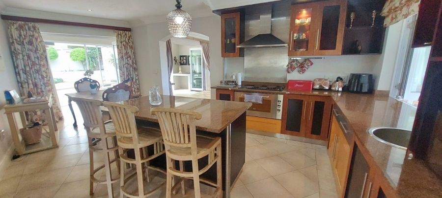 5 Bedroom Property for Sale in Umhlanga KwaZulu-Natal