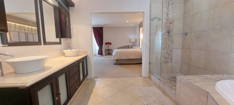 5 Bedroom Property for Sale in Umhlanga KwaZulu-Natal