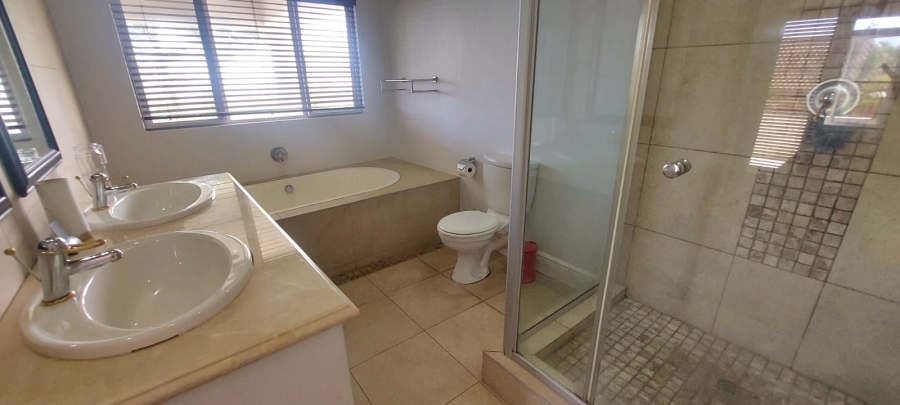 5 Bedroom Property for Sale in Umhlanga KwaZulu-Natal
