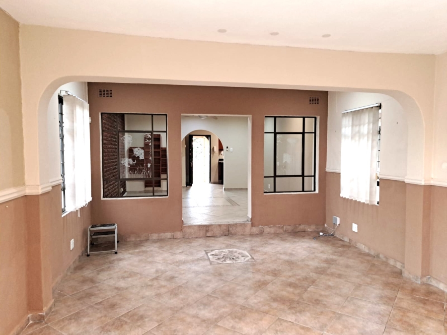 7 Bedroom Property for Sale in Moseley Park KwaZulu-Natal