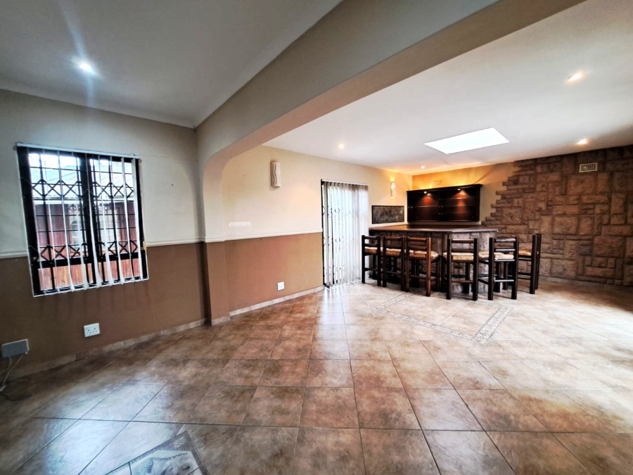 7 Bedroom Property for Sale in Moseley Park KwaZulu-Natal
