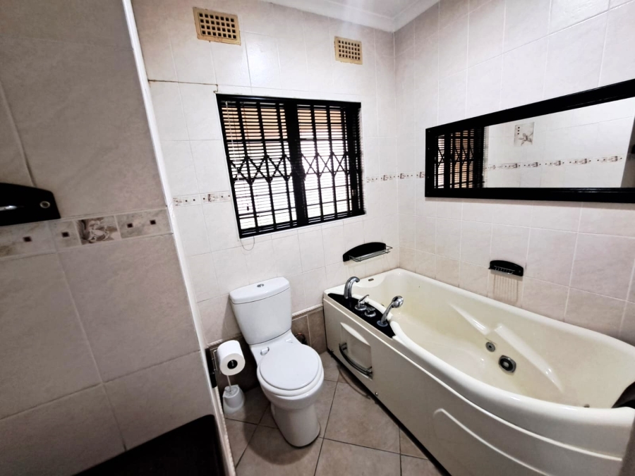 7 Bedroom Property for Sale in Moseley Park KwaZulu-Natal