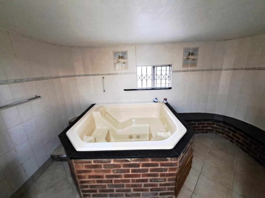 7 Bedroom Property for Sale in Moseley Park KwaZulu-Natal