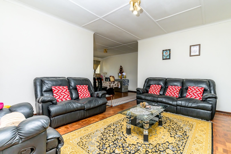 3 Bedroom Property for Sale in Highlands Hills KwaZulu-Natal