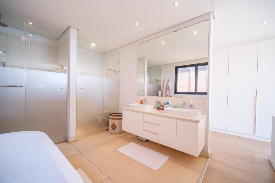 5 Bedroom Property for Sale in Sibaya Precinct KwaZulu-Natal