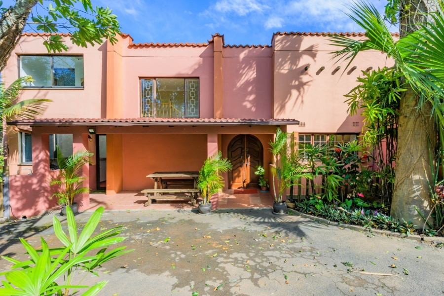 8 Bedroom Property for Sale in Cowies Hill KwaZulu-Natal